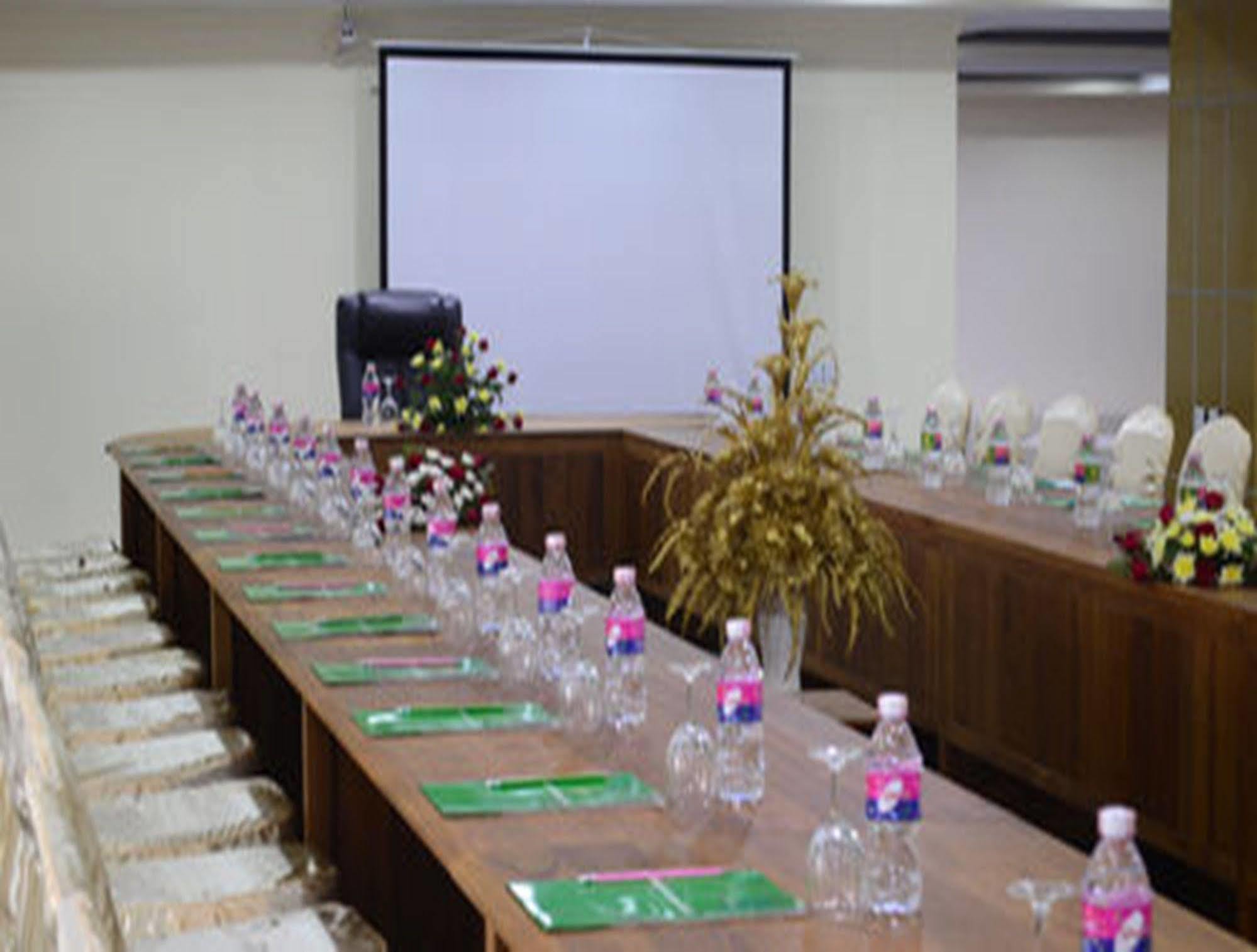โรงแรม เมียะ นัน โยน Naypyidaw ภายนอก รูปภาพ